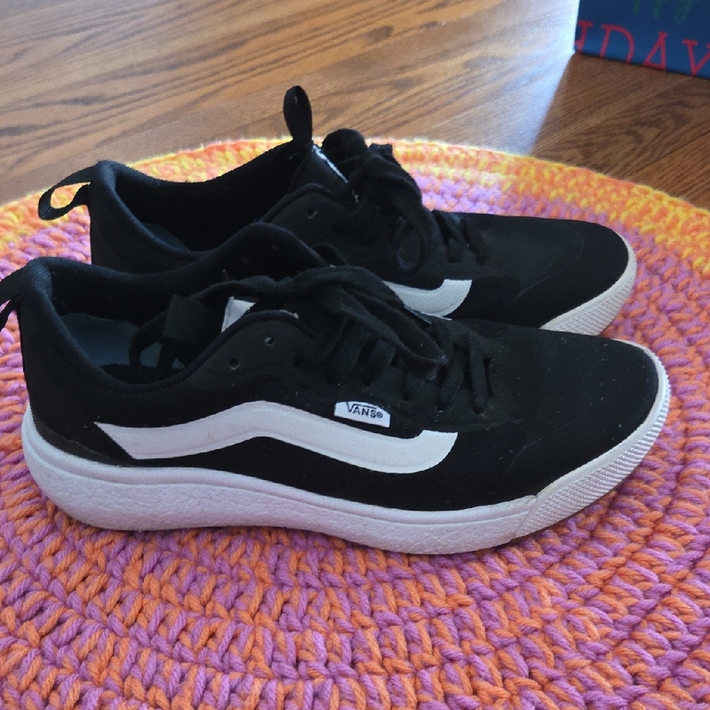 Vans Classic Black and White Low-Tops